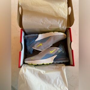Boys Nike Air Max 270 - Brand New/ Never been worn Size 1